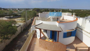 Villa Azzurra fronte Spiaggia a Specchiarica di San Pietro in Bevagna